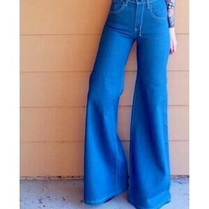 High-Waist Wide Leg Jeans in Deep Blue